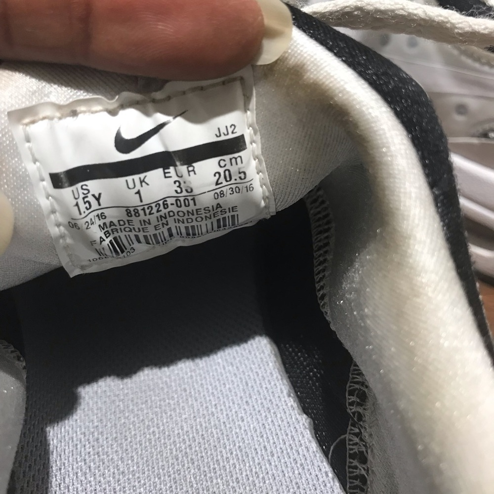 Nike Air Max Sneakers - Picture 7 of 8